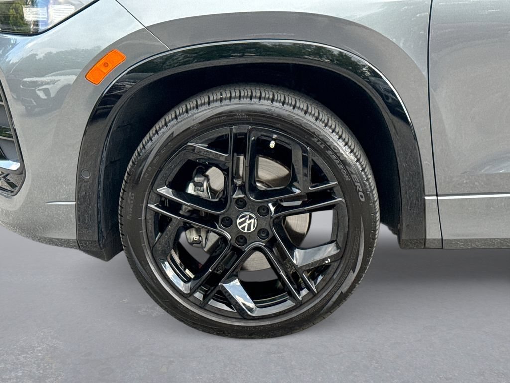Used 2025 Volkswagen Tiguan SE R-Line AWD/4WD image 19