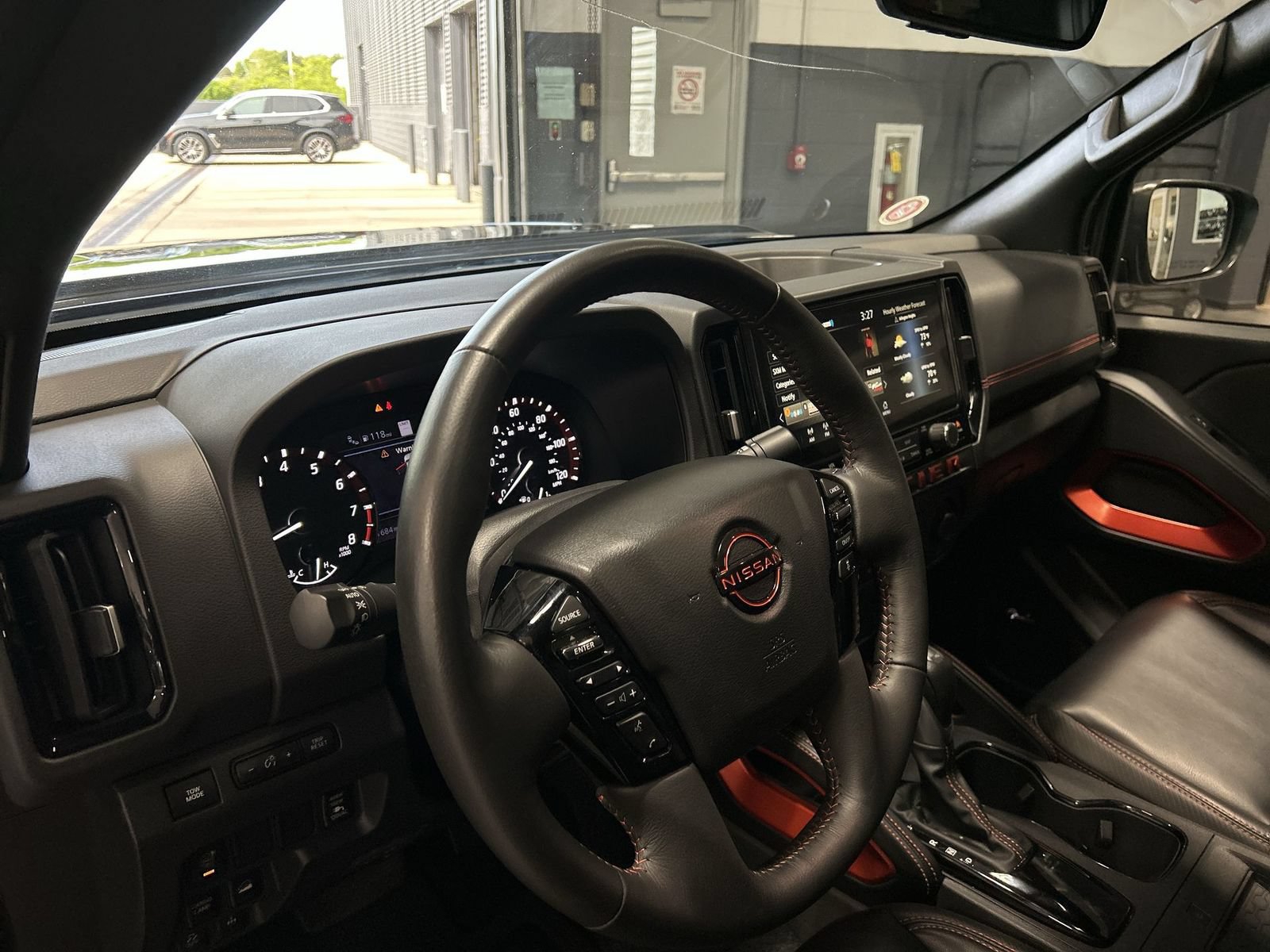 Certified 2025 Nissan Frontier PRO-4X w/ Pro Premium Package AWD/4WD image 31