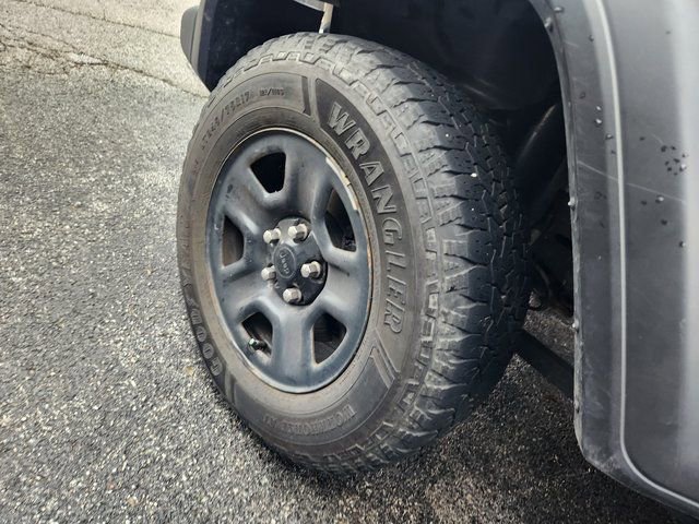 Used 2020 Jeep Gladiator Sport w/ Auxiliary Switch Group AWD/4WD image 24