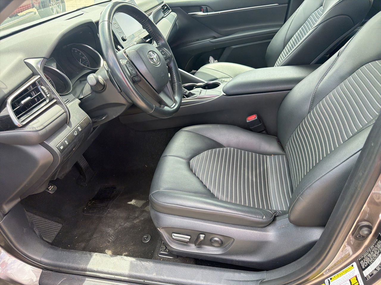 Used 2024 Toyota Camry SE FWD image 9