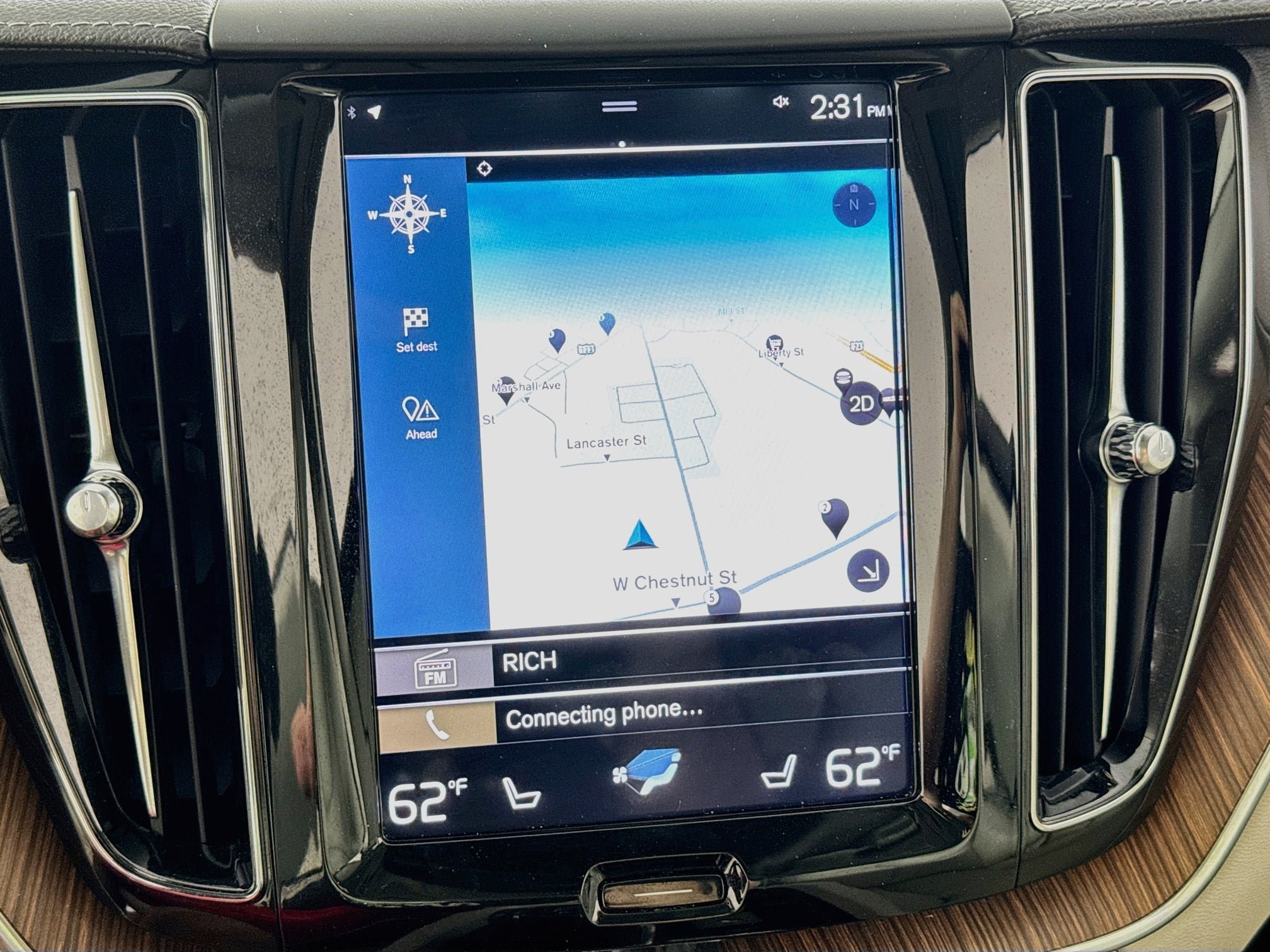 Used 2019 Volvo XC60 T5 Inscription w/ Protection Package AWD/4WD image 2