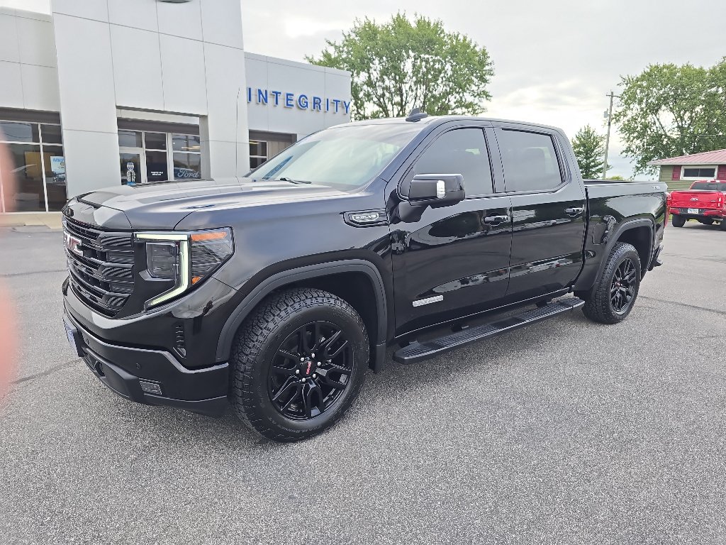 Used 2025 GMC Sierra 1500 Elevation w/ Elevation Premium Package AWD/4WD image 2