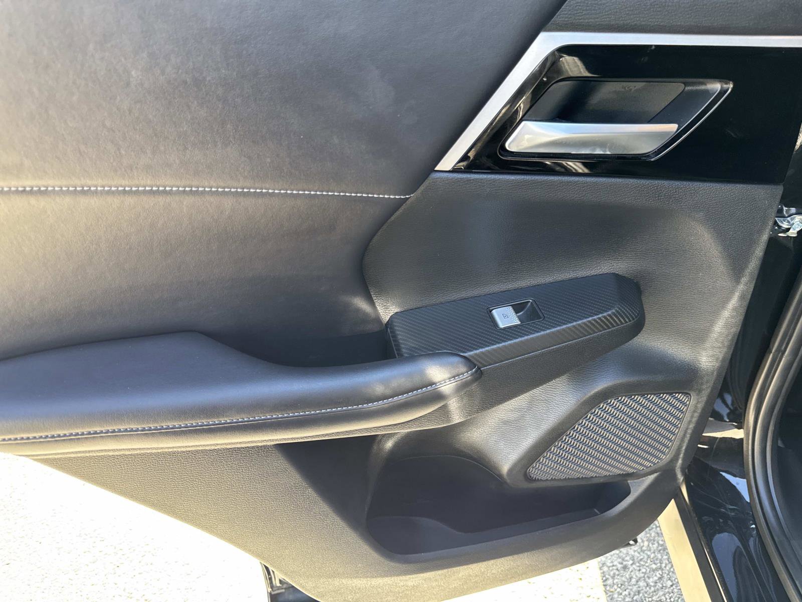 Used 2023 Mitsubishi Outlander SE image 9