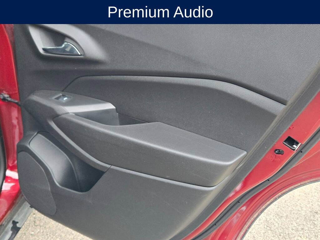 Used 2024 Chevrolet Trax LS w/ LS Convenience Package FWD image 11