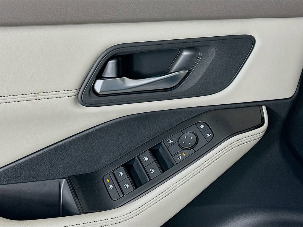 New 2026 Nissan Rogue SV image 23