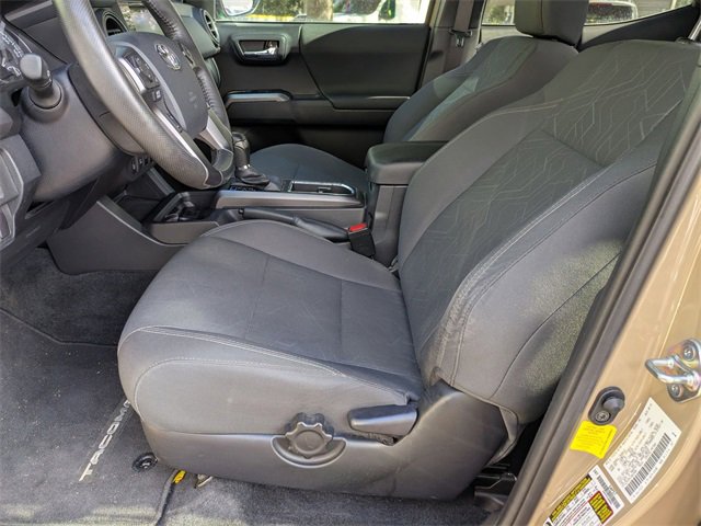 Used 2018 Toyota Tacoma TRD Sport image 11