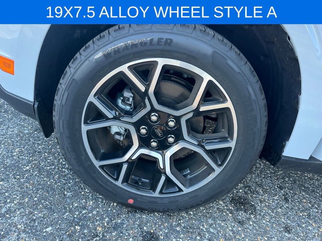 New 2025 Ford Maverick Lariat image 22