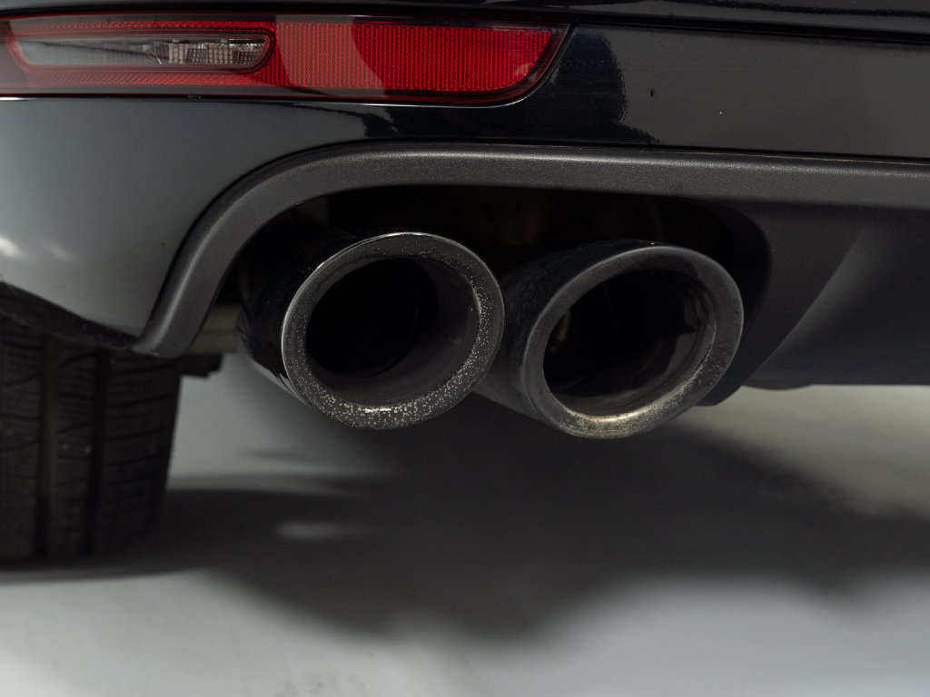 Certified 2021 Porsche Macan Turbo AWD/4WD image 49