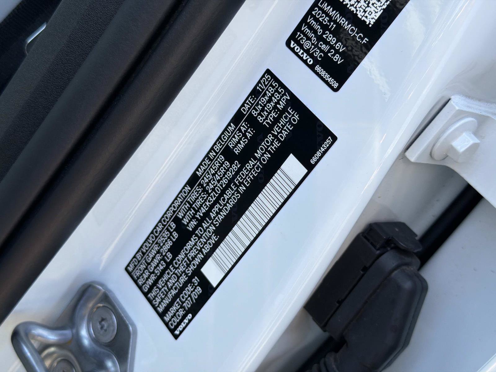Certified 2026 Volvo EX30 Ultra w/ Climate Package AWD/4WD image 28