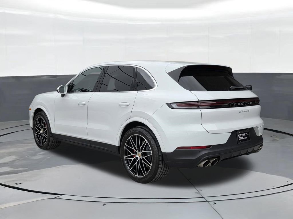 Certified 2024 Porsche Cayenne S image 3
