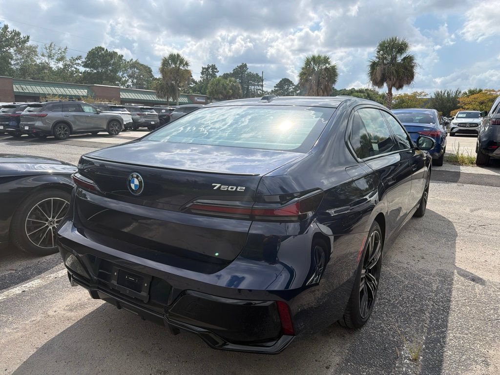 Used 2026 BMW 750e xDrive AWD/4WD image 8