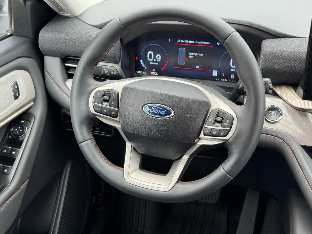Used 2025 Ford Explorer Active w/ Active Comfort Package AWD/4WD image 13