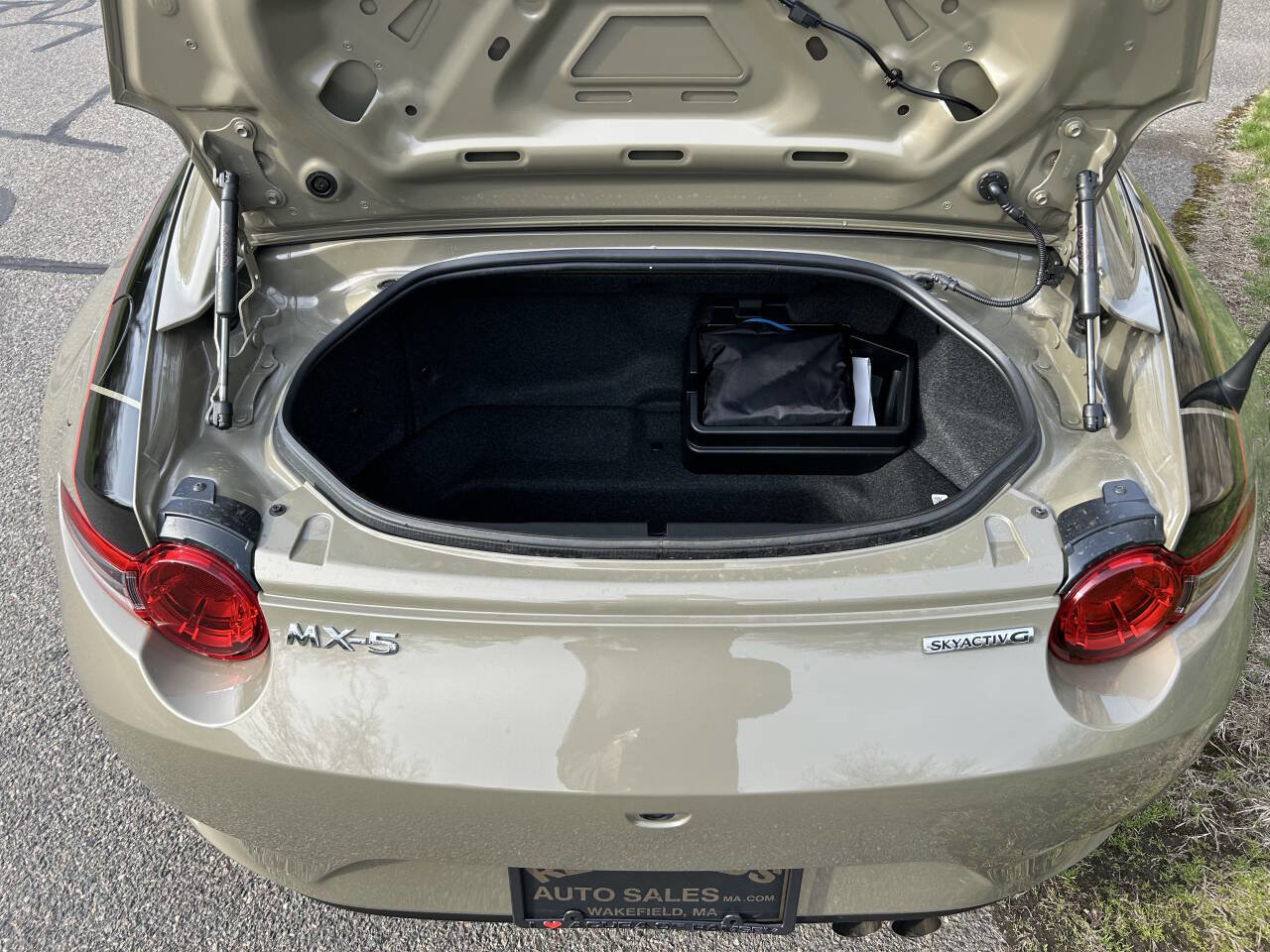 Used 2023 MAZDA MX-5 Miata Grand Touring RWD image 48