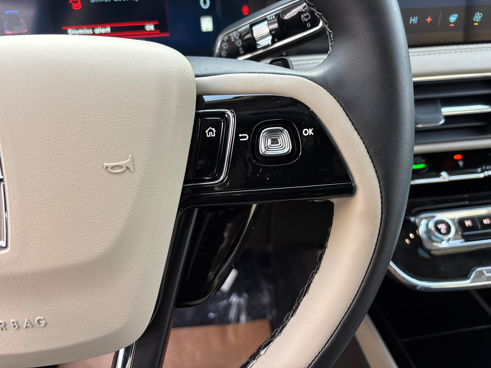 New 2026 Lincoln Corsair Premiere image 18