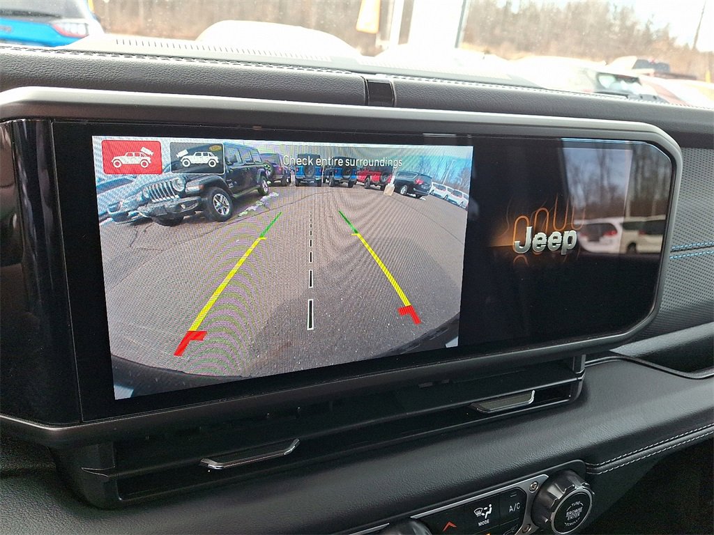 Used 2024 Jeep Wrangler Unlimited Rubicon 4xe w/ Technology Group image 18