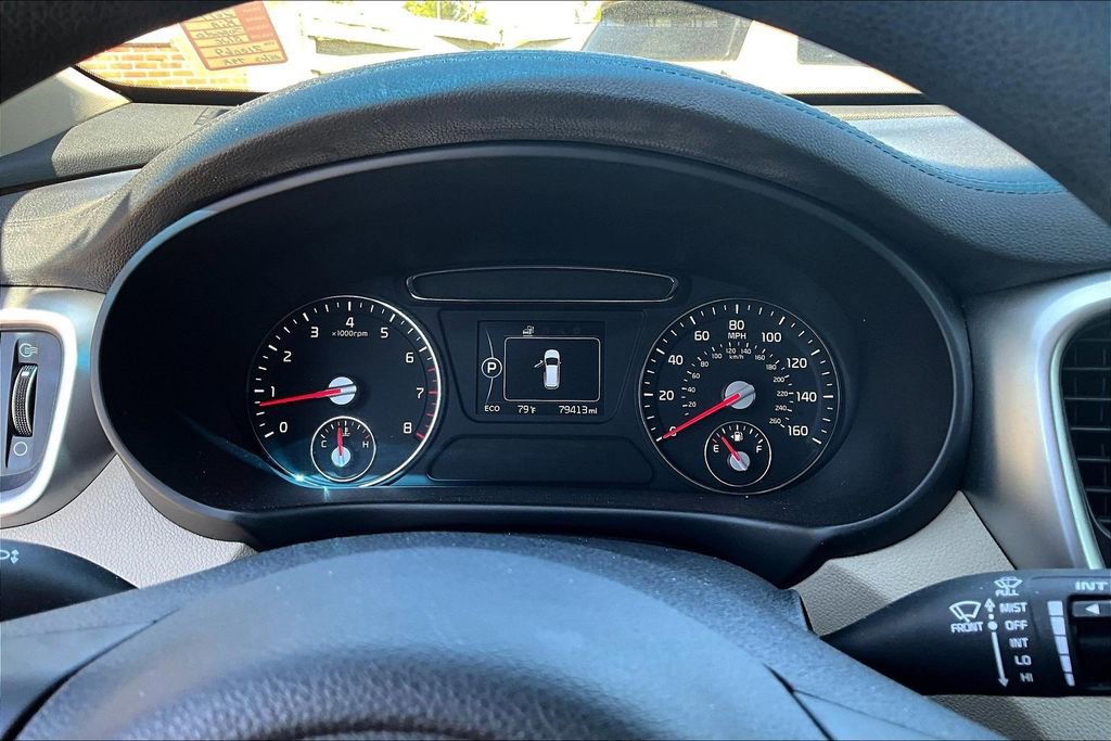 Used 2017 Kia Sorento AWD image 12