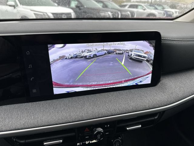 New 2026 Nissan Kicks SV AWD/4WD image 17
