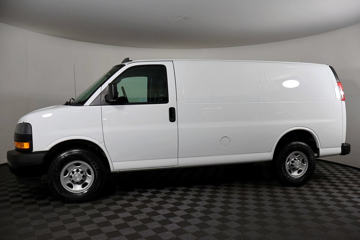 Used 2018 Chevrolet Express 2500 w/ Driver Convenience Package RWD image 13