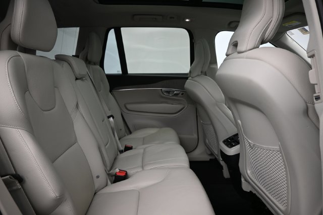 Used 2024 Volvo XC90 B5 Plus w/ Protection Package Premier AWD/4WD image 31