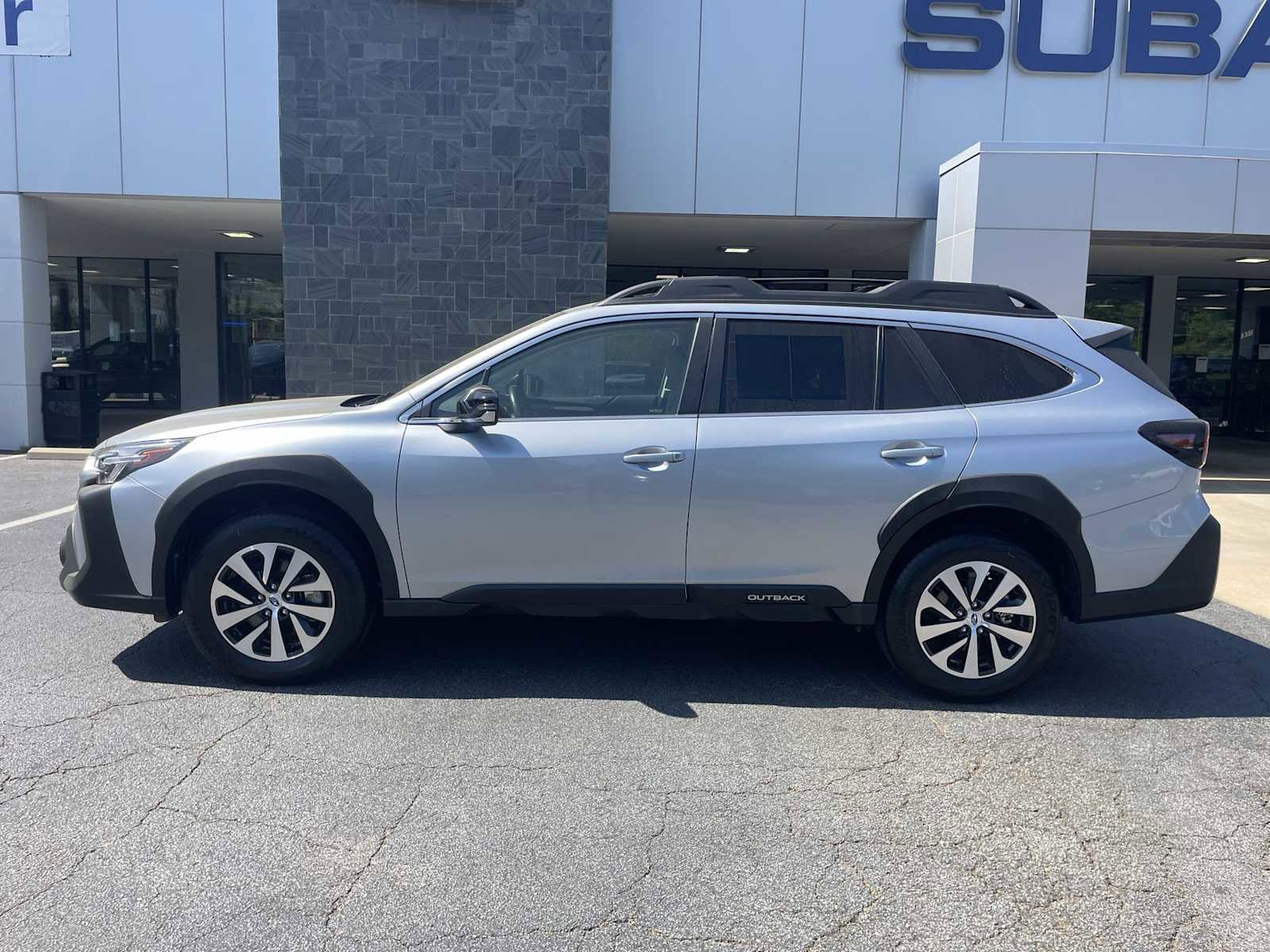 Certified 2024 Subaru Outback Premium image 2