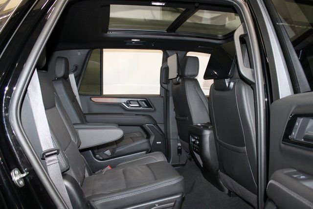 Used 2025 GMC Yukon Denali w/ Advanced Technology Package image 14