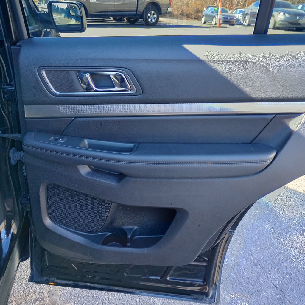 Used 2019 Ford Explorer XLT w/ Class III Trailer Tow Package image 19