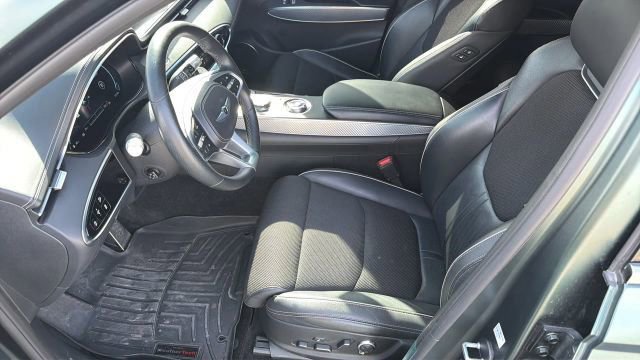 Used 2023 Genesis GV70 2.5T w/ Sport Prestige Package image 9