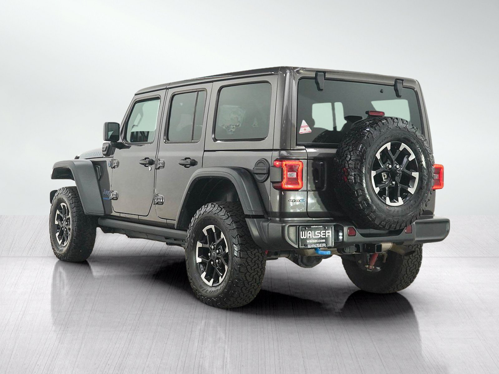 Used 2025 Jeep Wrangler Unlimited Rubicon 4xe w/ Convenience Group AWD/4WD image 3