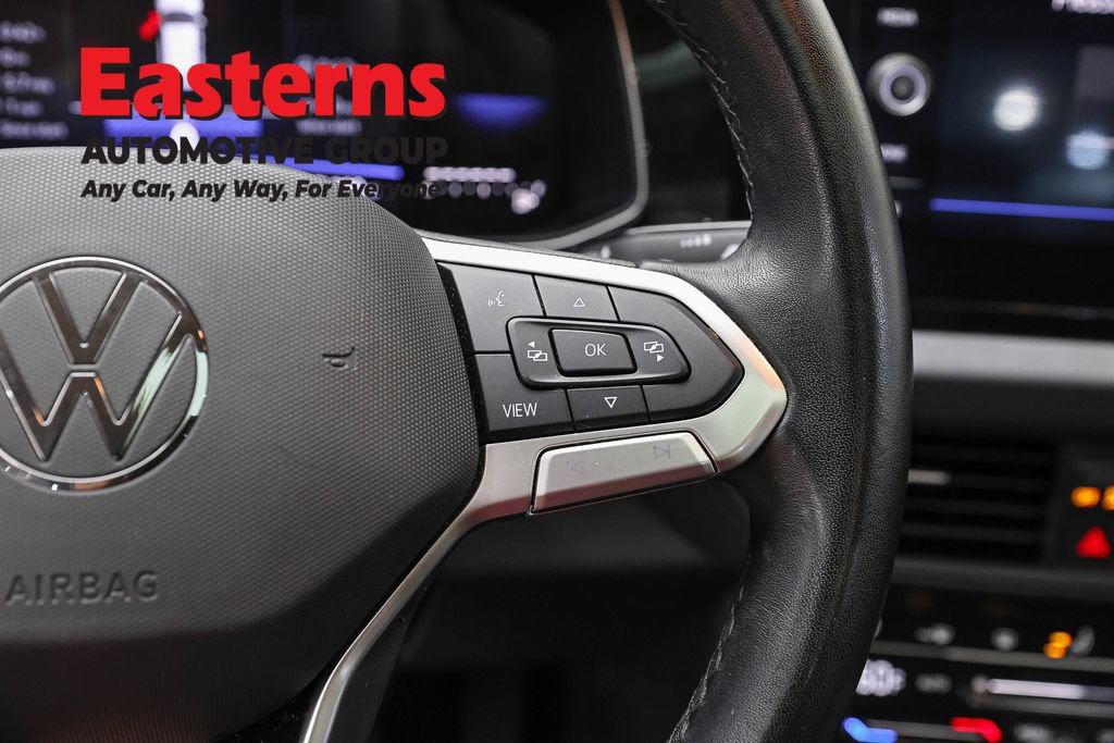Used 2025 Volkswagen Jetta SE FWD image 16