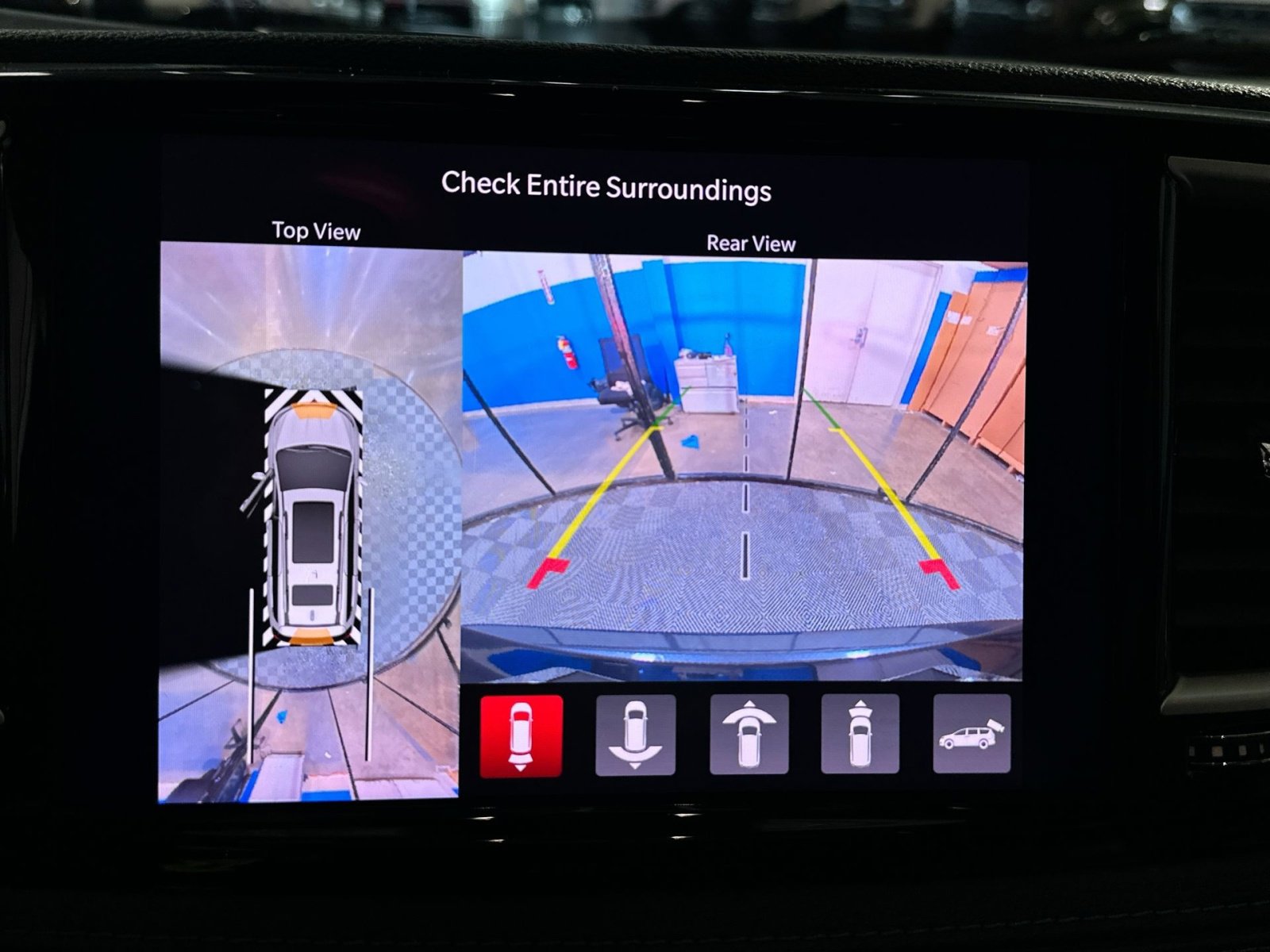 Used 2021 Chrysler Pacifica Touring-L image 22