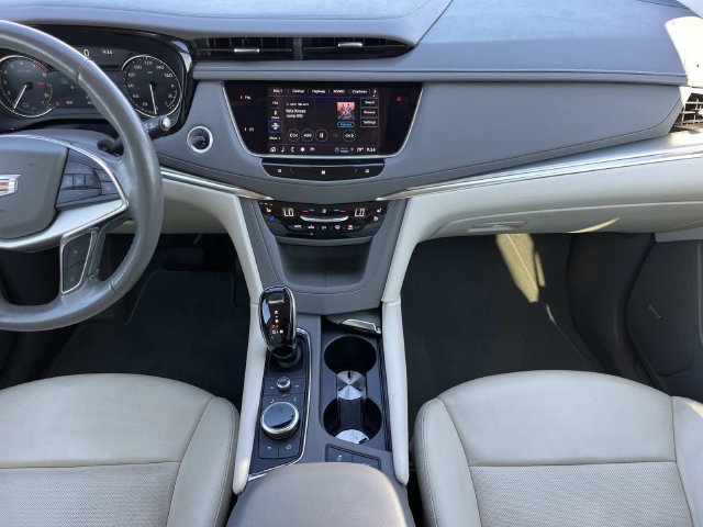 Certified 2021 Cadillac XT5 Premium Luxury FWD image 15