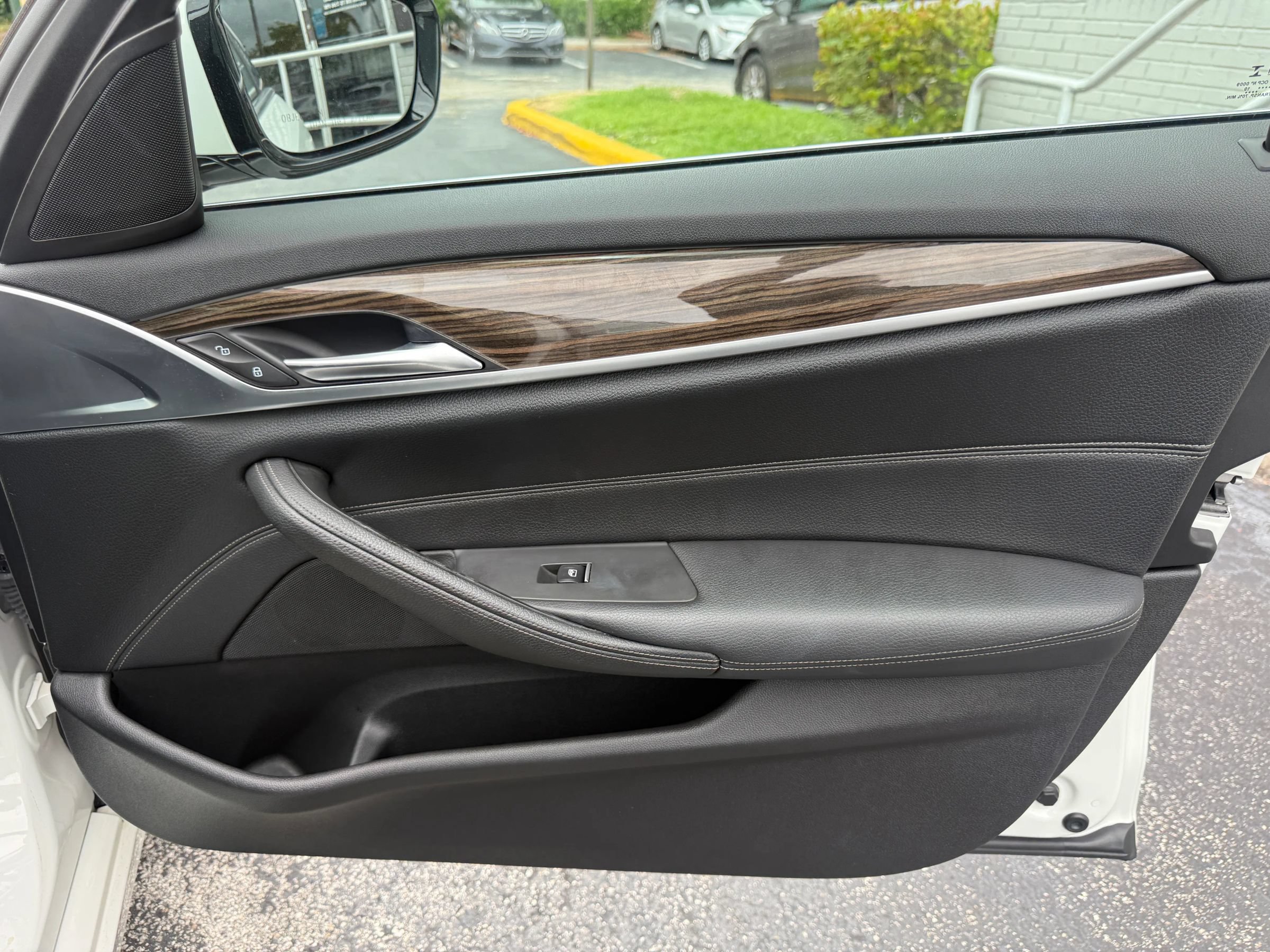 Used 2019 BMW 530i w/ Convenience Package RWD image 40