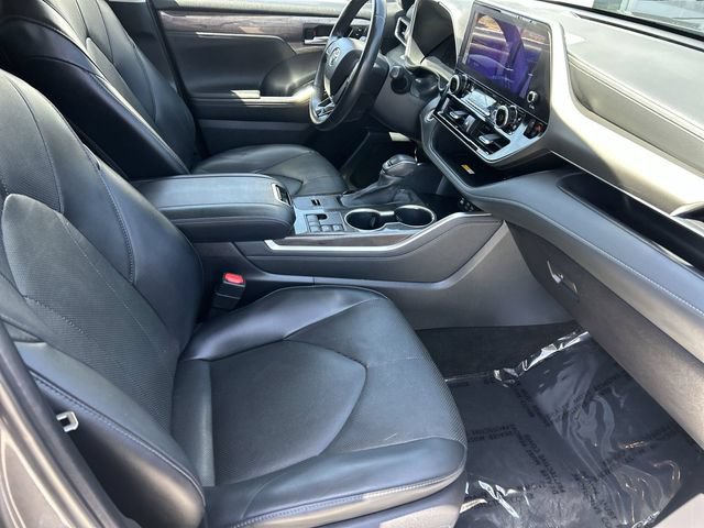 Used 2023 Toyota Highlander Limited AWD/4WD image 12