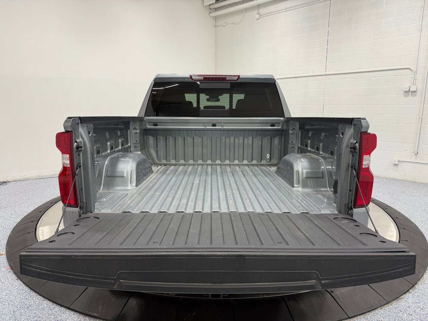 Used 2025 Chevrolet Silverado 1500 RST w/ Convenience Package II AWD/4WD image 45