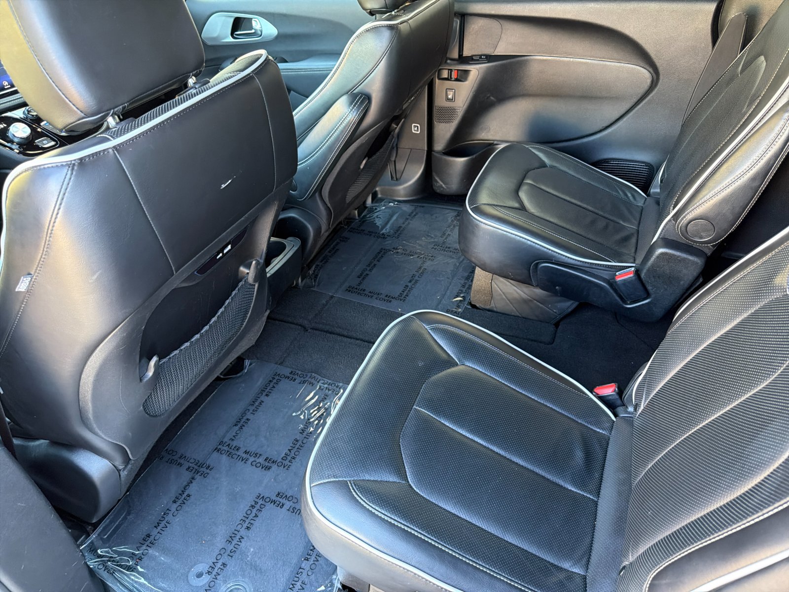Used 2025 Chrysler Pacifica Limited FWD image 11