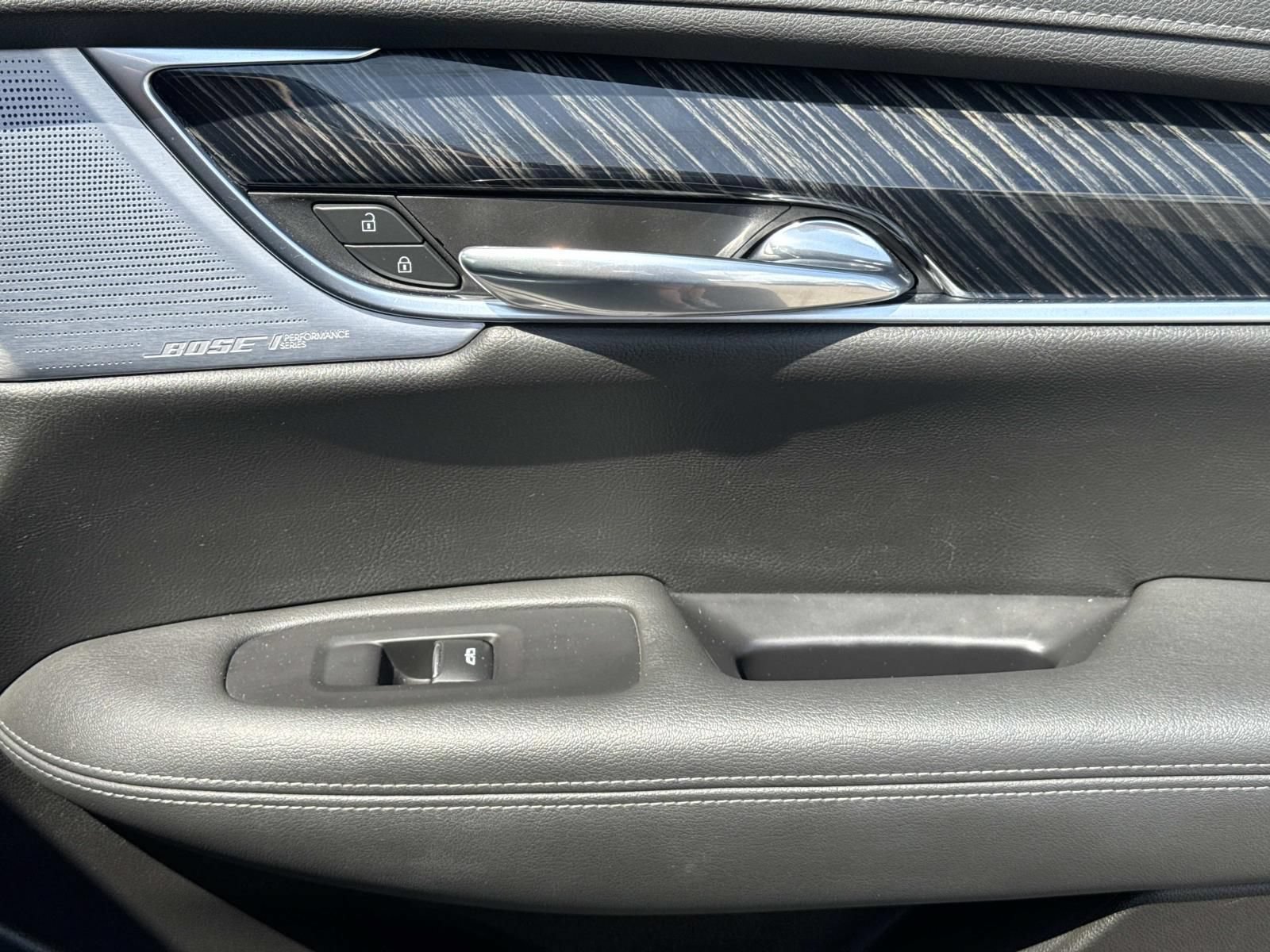Used 2024 Cadillac XT6 Premium Luxury FWD image 17