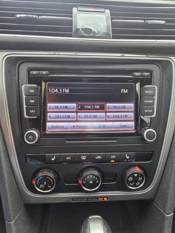 Used 2015 Volkswagen Passat 1.8T Limited Edition image 26