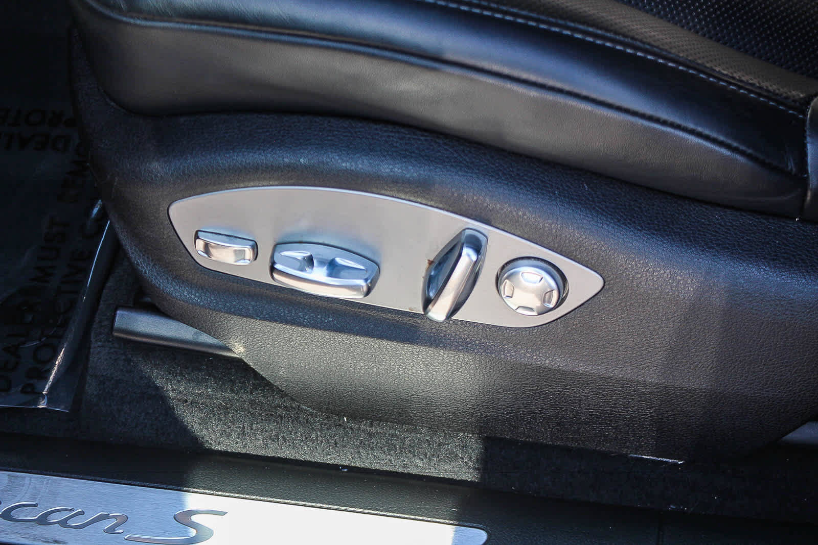 Used 2024 Porsche Macan S AWD/4WD image 29