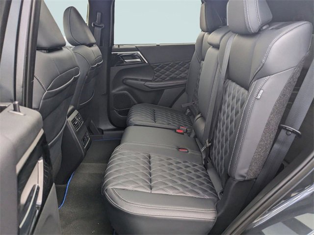 New 2025 Mitsubishi Outlander SEL image 15