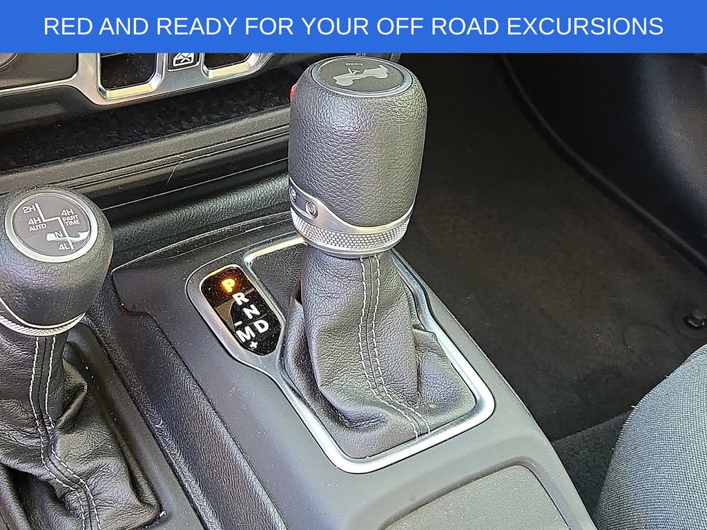 Used 2025 Jeep Wrangler Unlimited Sahara AWD/4WD image 14