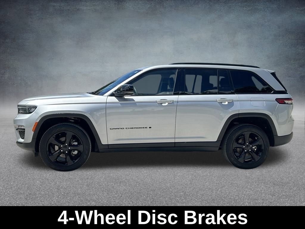 Certified 2024 Jeep Grand Cherokee Limited w/ Black Appearance Package image 10