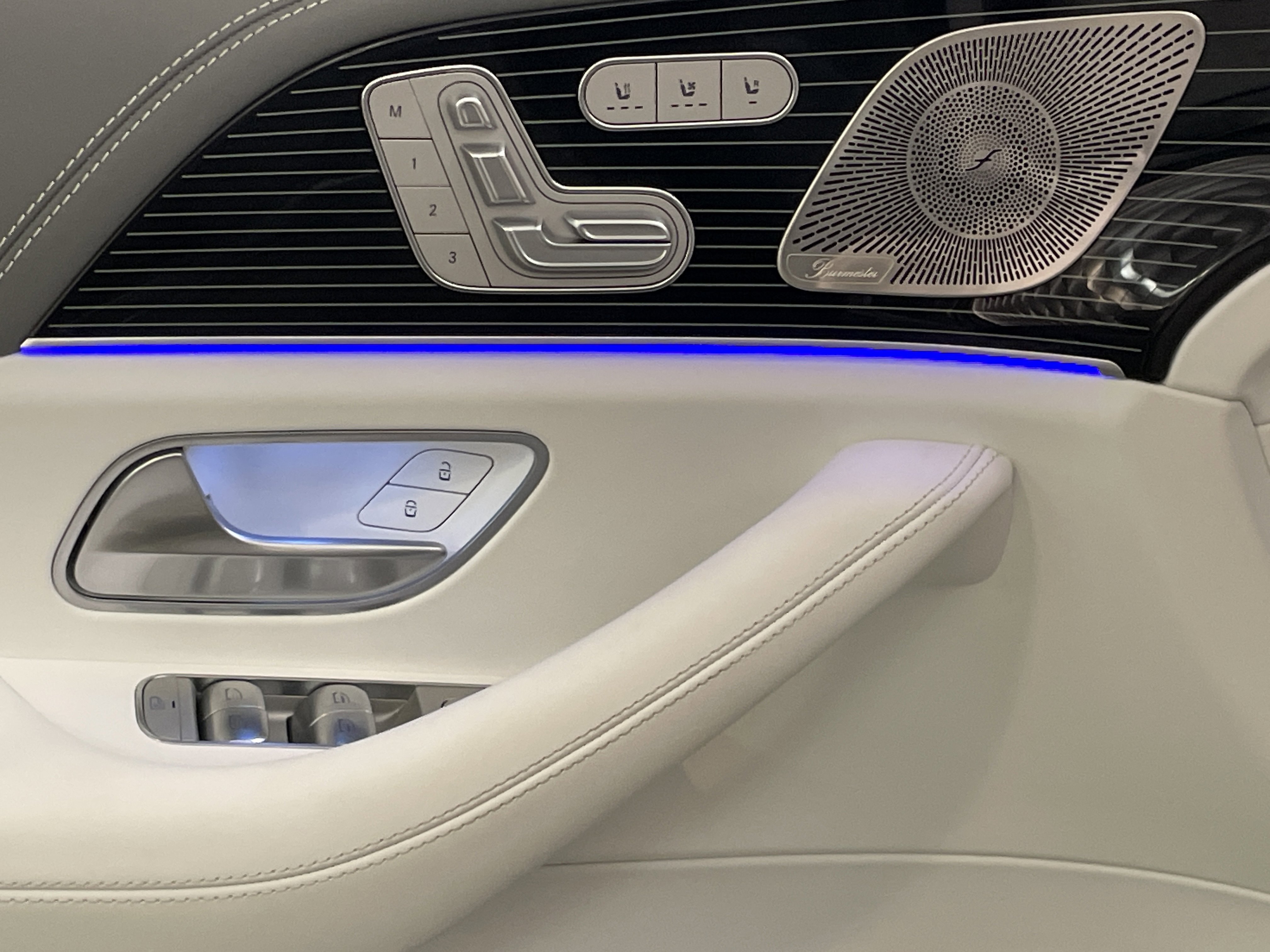 Certified 2025 Mercedes-Benz Maybach GLS 600 4MATIC image 17