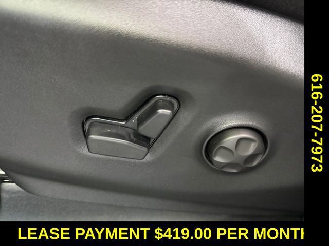 Used 2026 Chrysler Pacifica Select FWD image 23