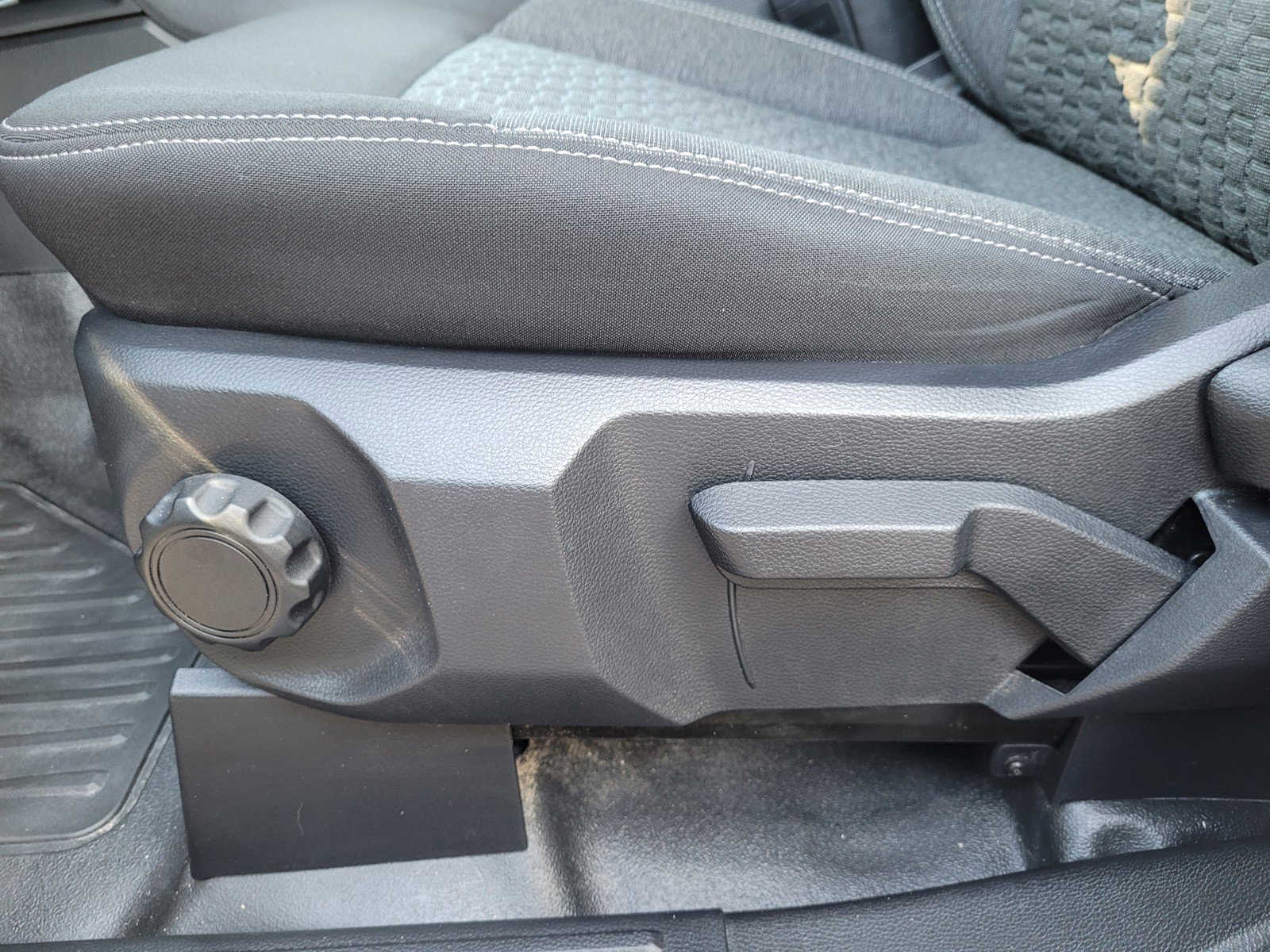 Used 2024 Ford Ranger XL image 11