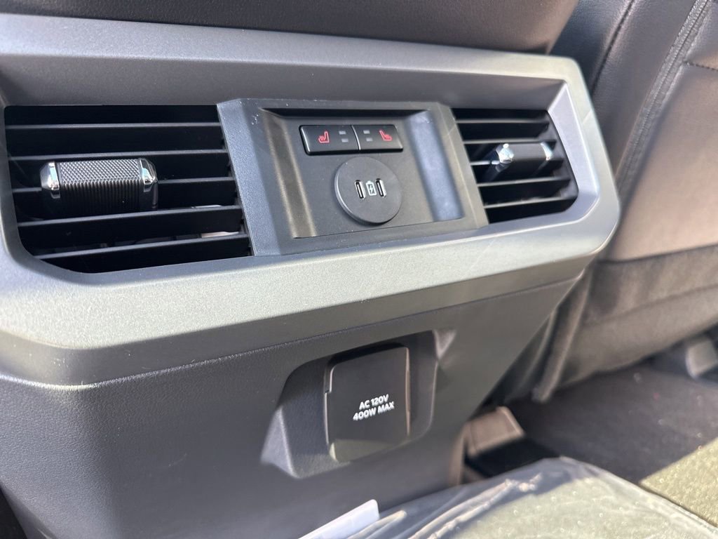 New 2026 Ford F250 Lariat w/ Black Appearance Package image 41