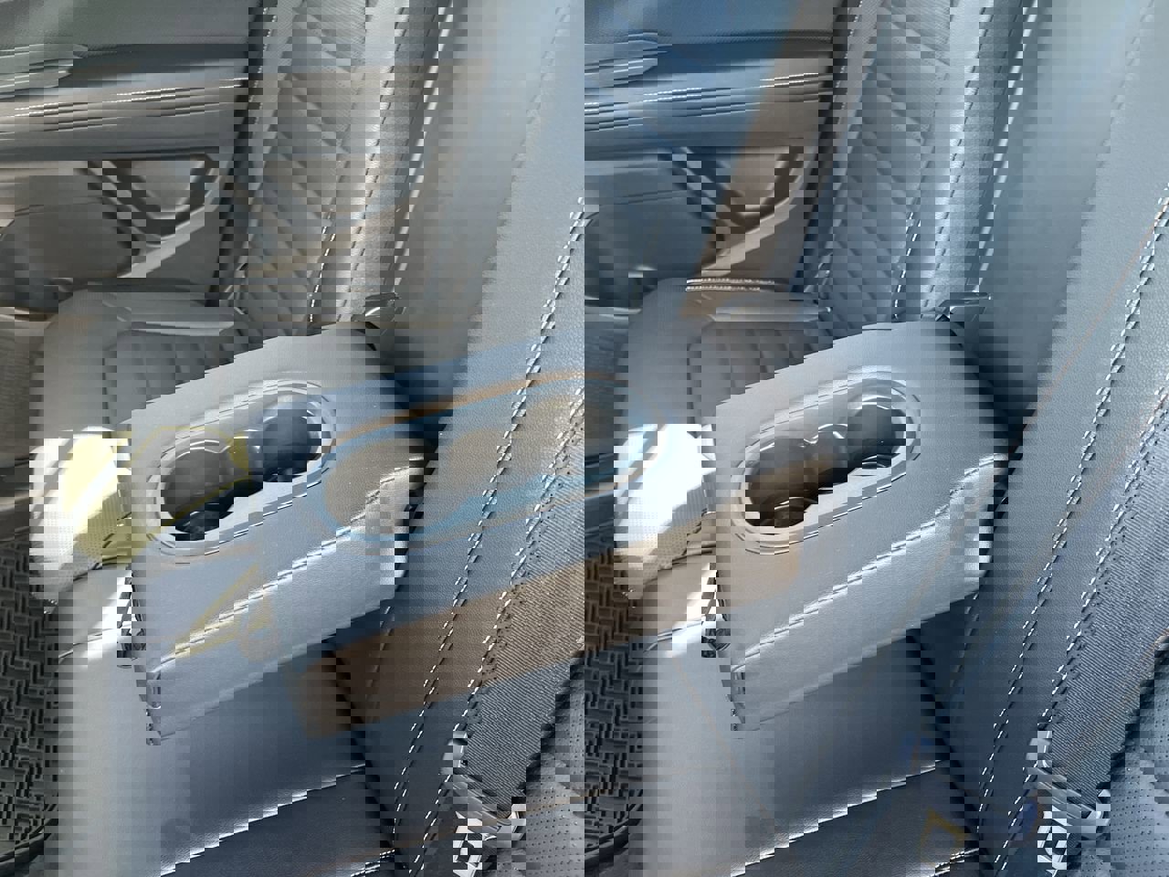 Used 2024 Volkswagen Atlas Cross Sport SEL image 32