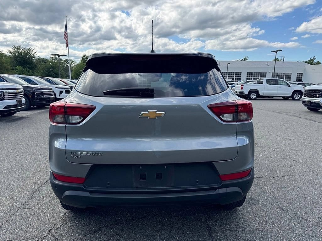 Used 2024 Chevrolet TrailBlazer LS w/ LS Convenience Package AWD/4WD image 6