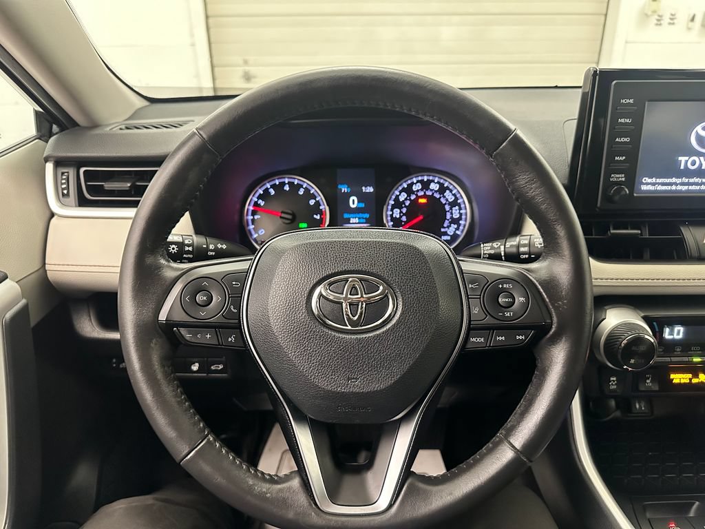 Used 2019 Toyota RAV4 XLE AWD/4WD image 21