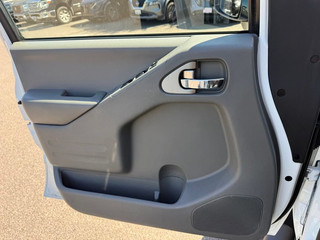 Used 2021 Nissan Frontier SV w/ Midnight Edition Floor Mats AWD/4WD image 18