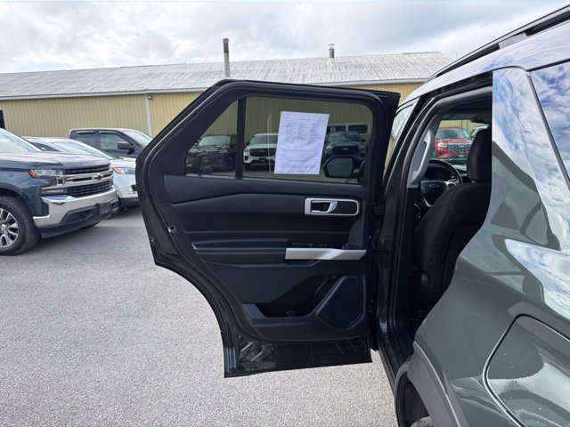 Used 2023 Ford Explorer XLT AWD/4WD image 41